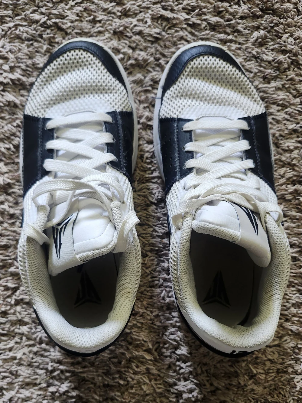 Nike 6Y Black & White Mesh Low-Top Sneakers